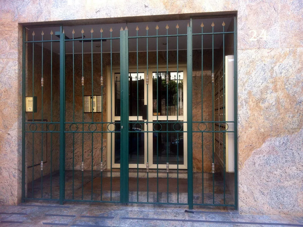 Portail de villa en fer forgé